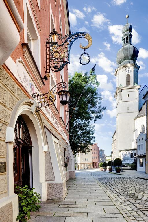 Altstadt- Und Businesshotel Pfaubraeu - Brauereigasthof - Fruehstuecksbuffet - Kostenfreie Radgarage - Hunde Willkommen Trostberg an der Alz Oda fotoğraf