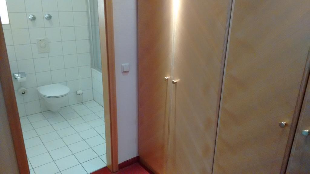 Altstadt- Und Businesshotel Pfaubraeu - Brauereigasthof - Fruehstuecksbuffet - Kostenfreie Radgarage - Hunde Willkommen Trostberg an der Alz Dış mekan fotoğraf