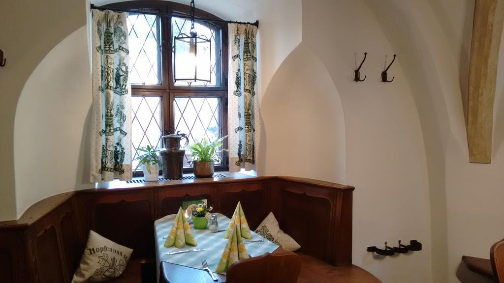 Altstadt- Und Businesshotel Pfaubraeu - Brauereigasthof - Fruehstuecksbuffet - Kostenfreie Radgarage - Hunde Willkommen Trostberg an der Alz Dış mekan fotoğraf