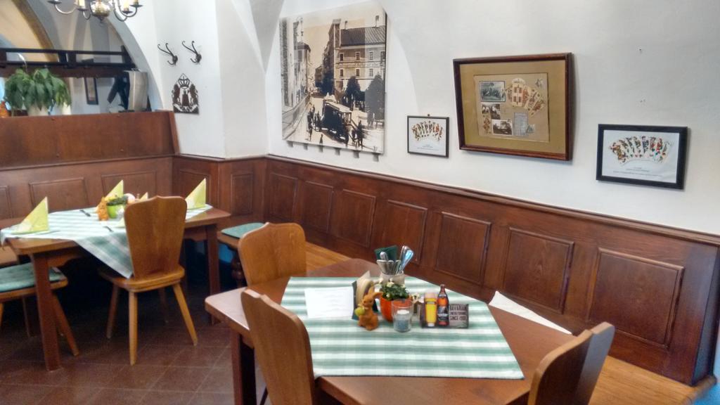 Altstadt- Und Businesshotel Pfaubraeu - Brauereigasthof - Fruehstuecksbuffet - Kostenfreie Radgarage - Hunde Willkommen Trostberg an der Alz Dış mekan fotoğraf