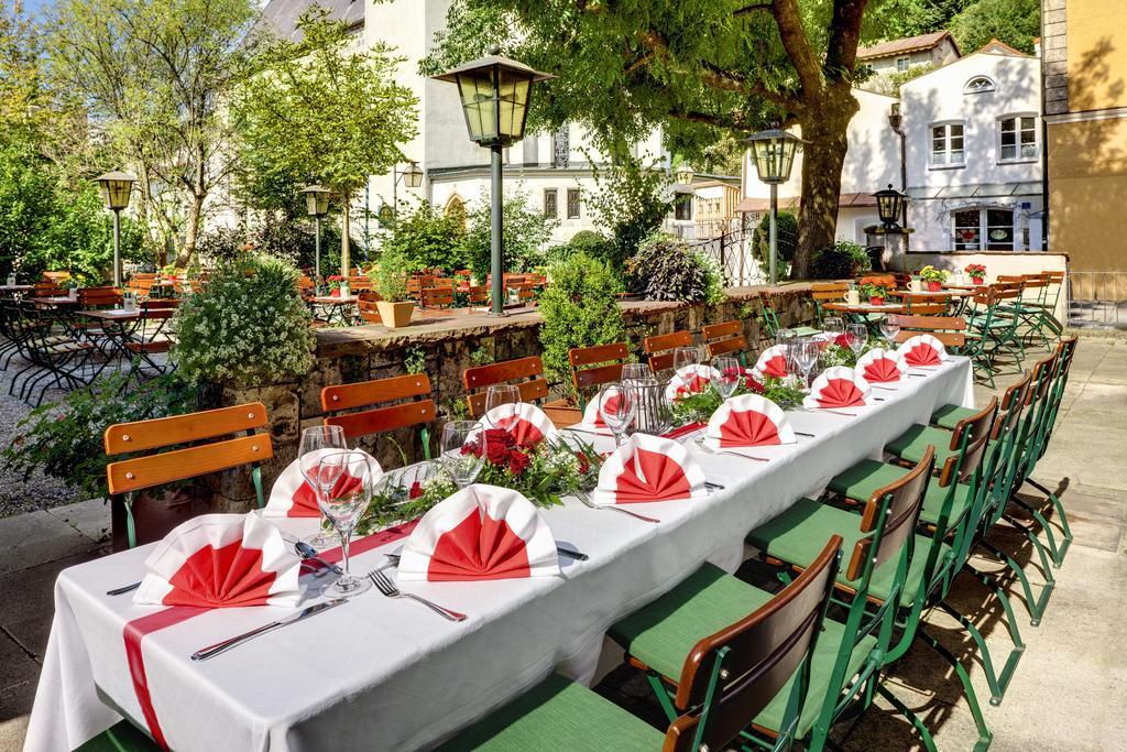 Altstadt- Und Businesshotel Pfaubraeu - Brauereigasthof - Fruehstuecksbuffet - Kostenfreie Radgarage - Hunde Willkommen Trostberg an der Alz Dış mekan fotoğraf